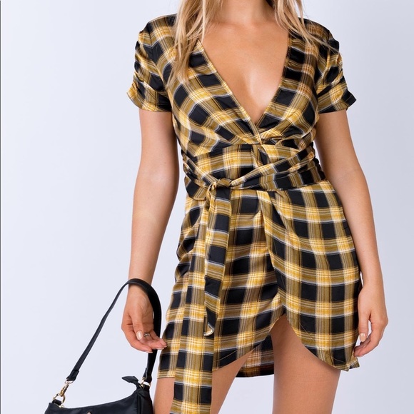 Princess Polly Dresses & Skirts - Princess polly plaid dress